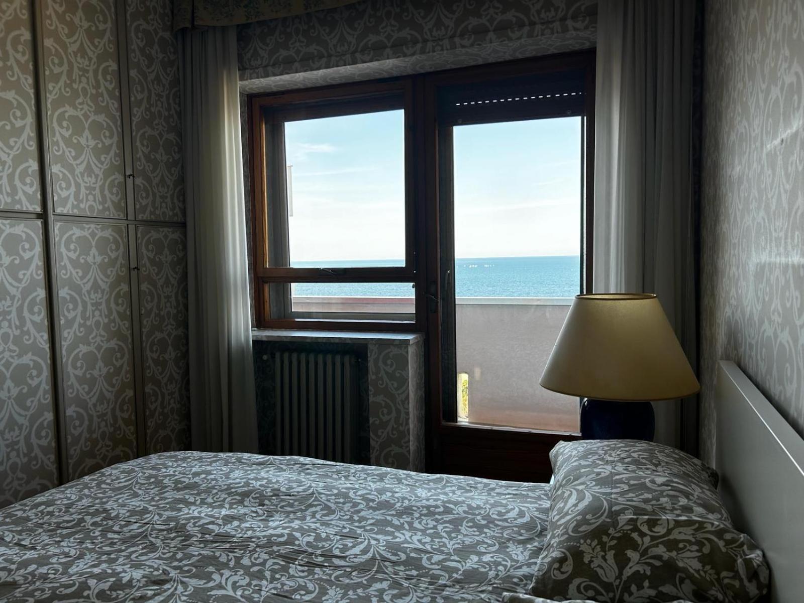 Front Beach Apartment - 3 Bedrooms Bari Dış mekan fotoğraf
