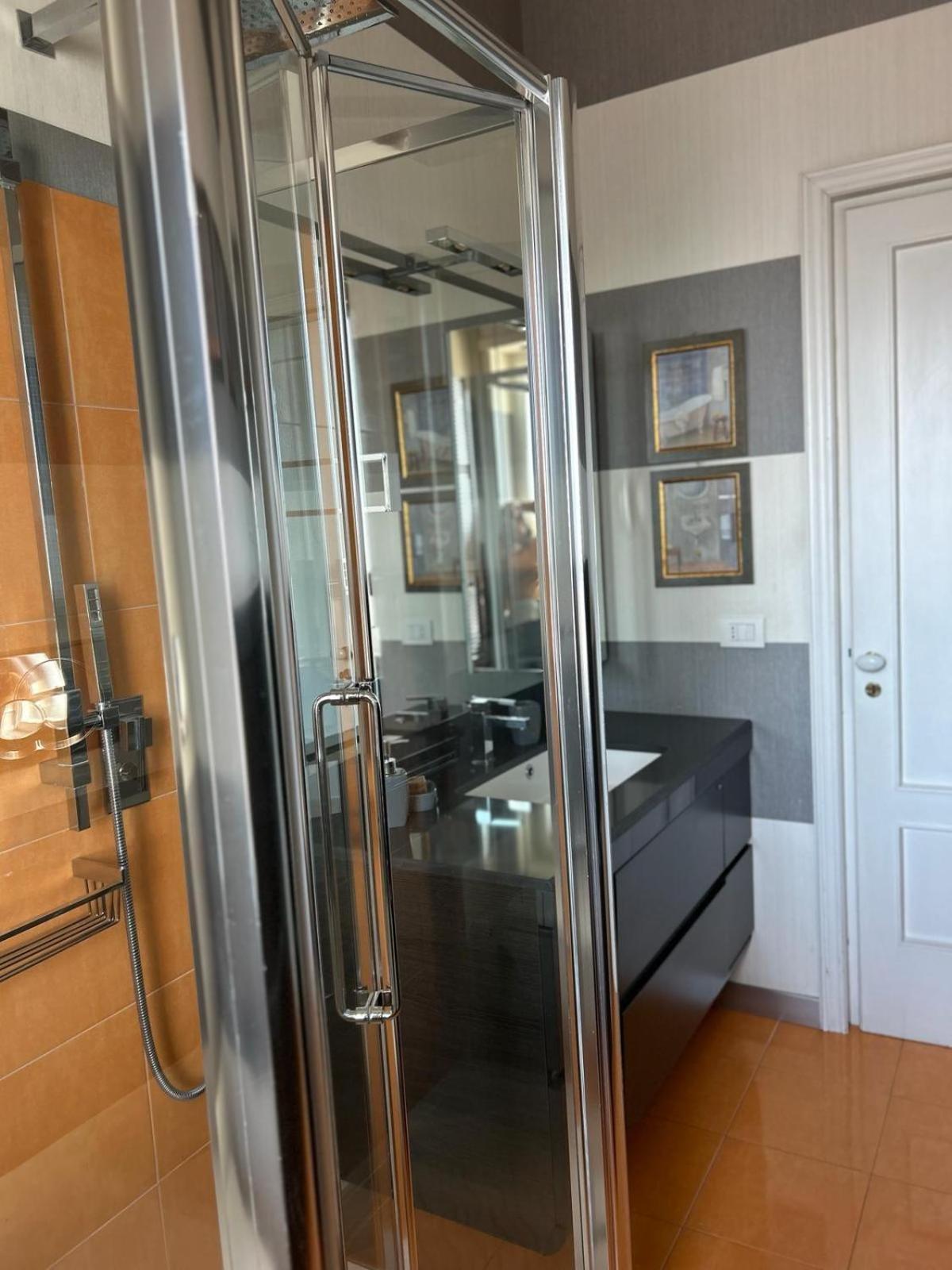 Front Beach Apartment - 3 Bedrooms Bari Dış mekan fotoğraf