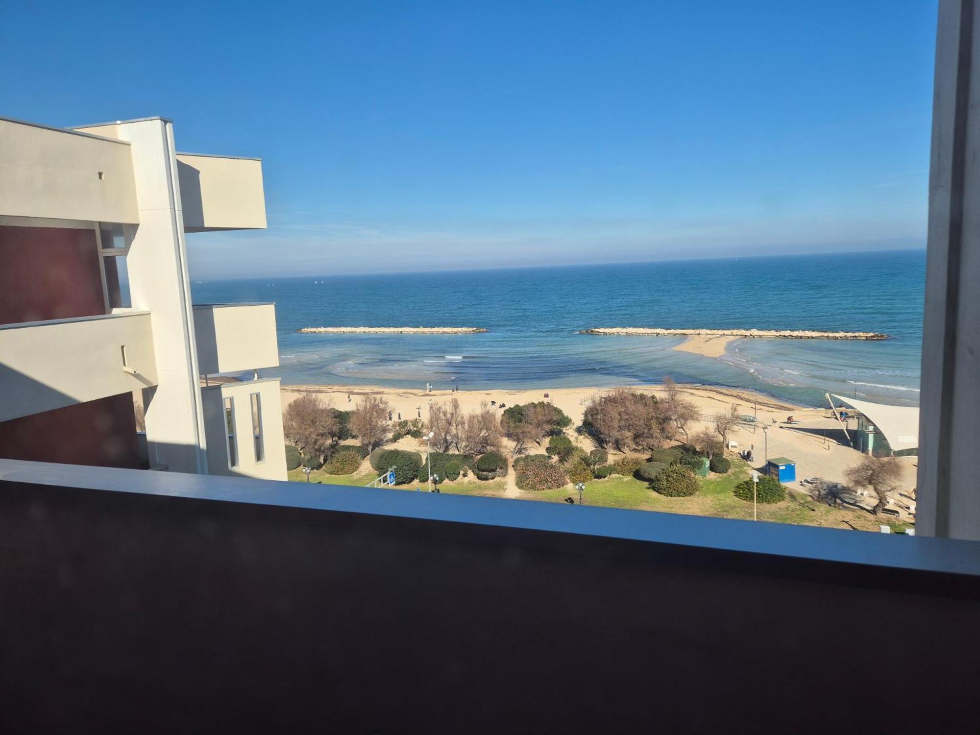 Front Beach Apartment - 3 Bedrooms Bari Dış mekan fotoğraf
