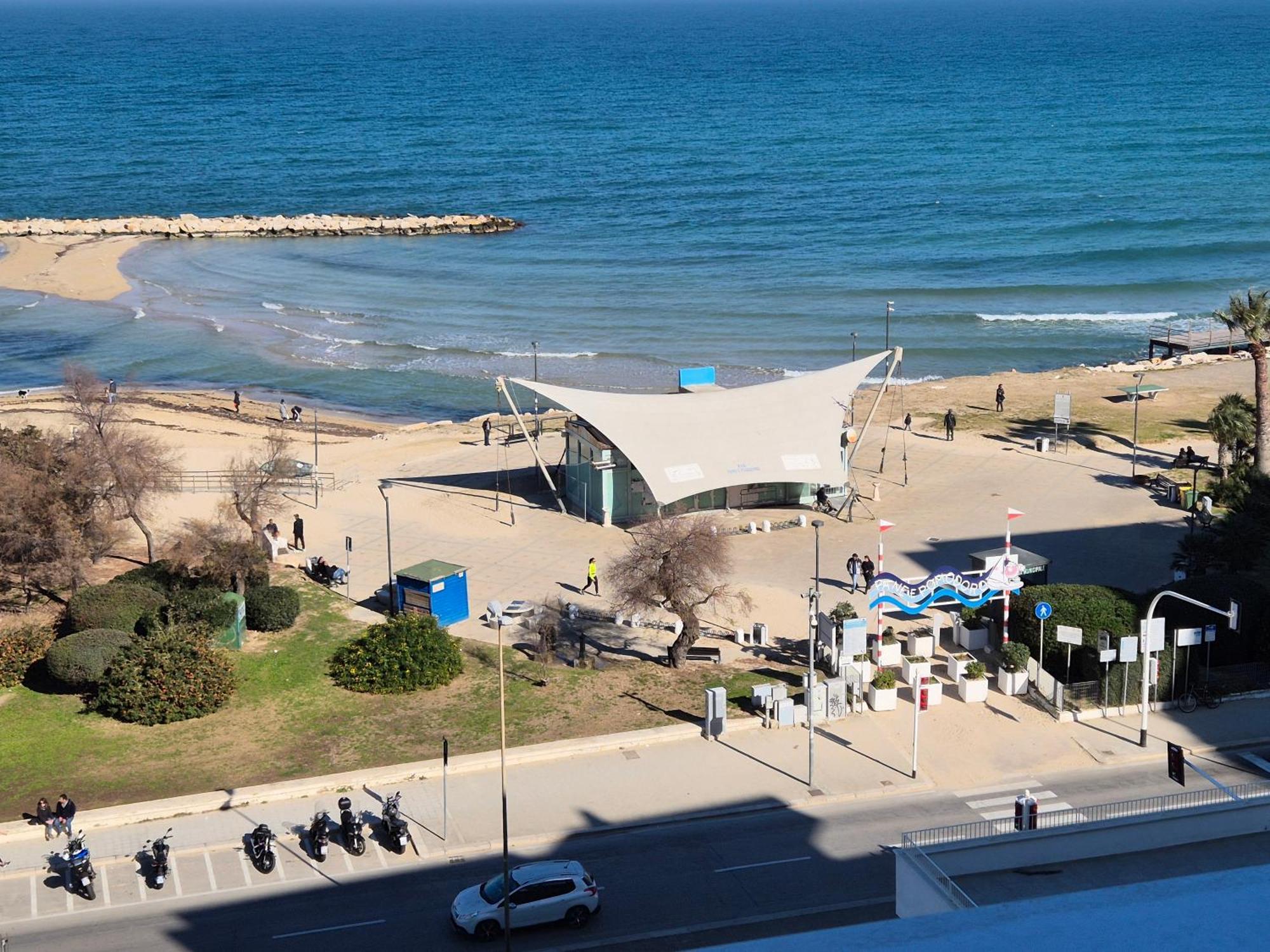 Front Beach Apartment - 3 Bedrooms Bari Dış mekan fotoğraf