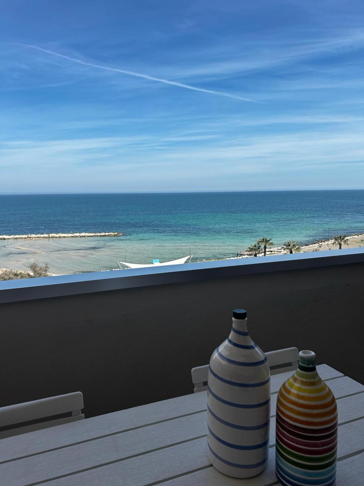 Front Beach Apartment - 3 Bedrooms Bari Dış mekan fotoğraf