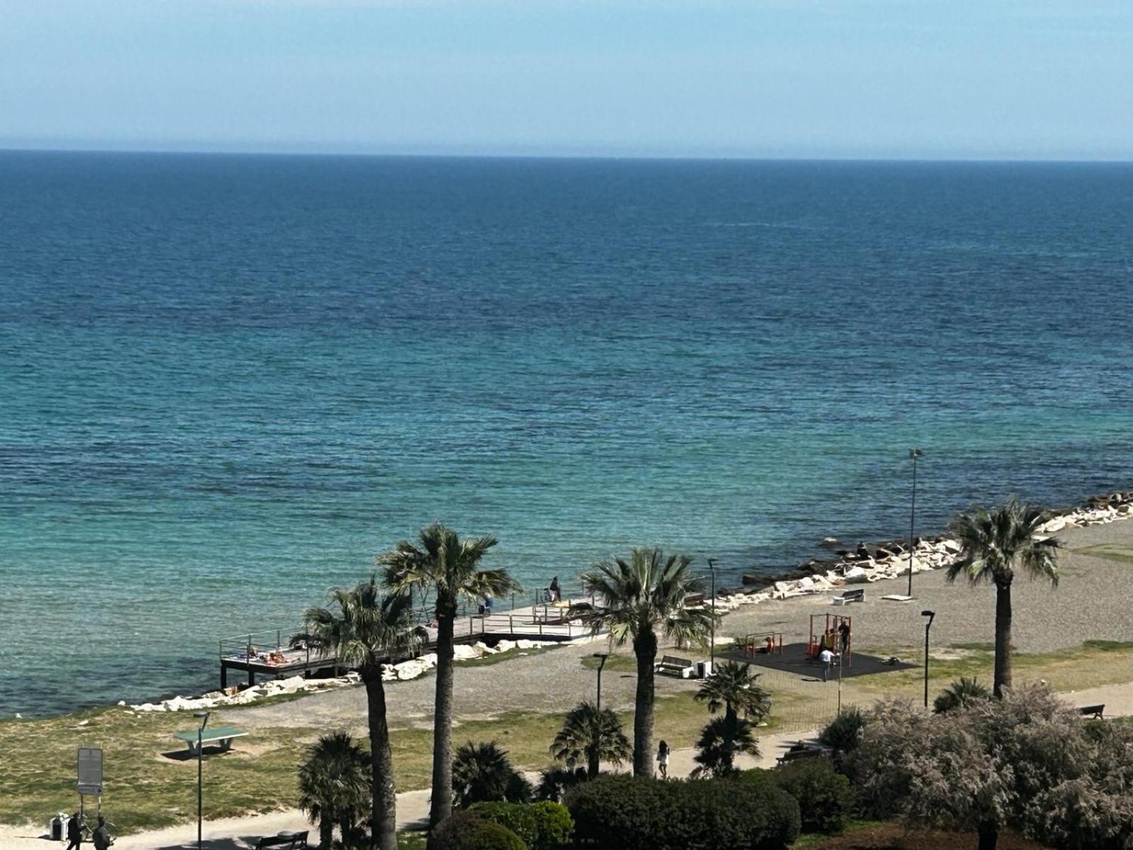 Front Beach Apartment - 3 Bedrooms Bari Dış mekan fotoğraf